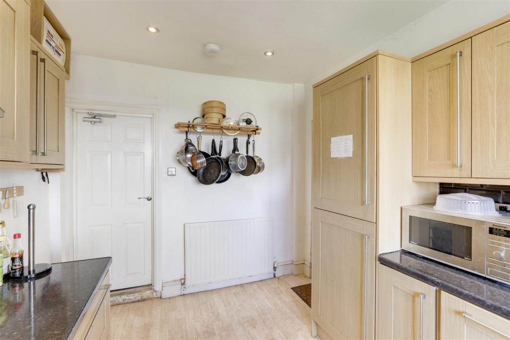 Queens Road, Beeston, Nottinghamshire, NG9 2BG