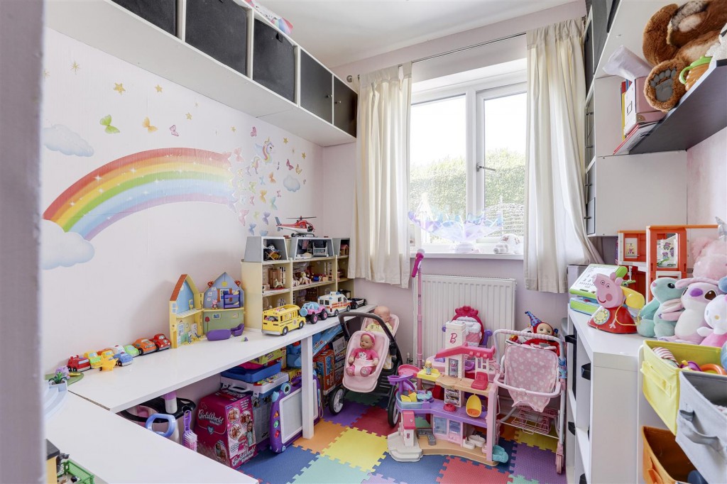Greendale Gardens, Aspley, Nottinghamshire, NG8 3EE