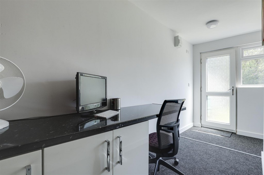 Greendale Gardens, Aspley, Nottinghamshire, NG8 3EE