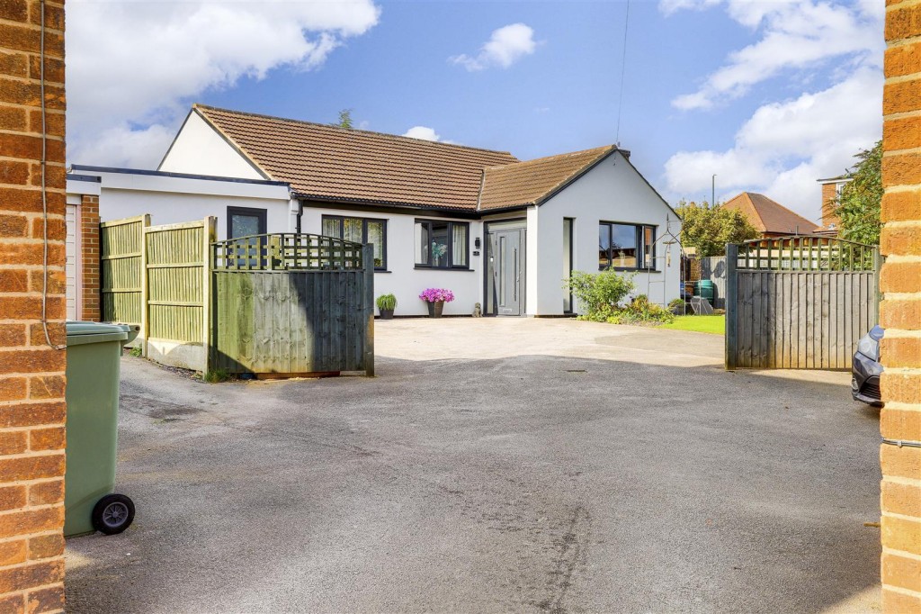 Greendale Gardens, Aspley, Nottinghamshire, NG8 3EE