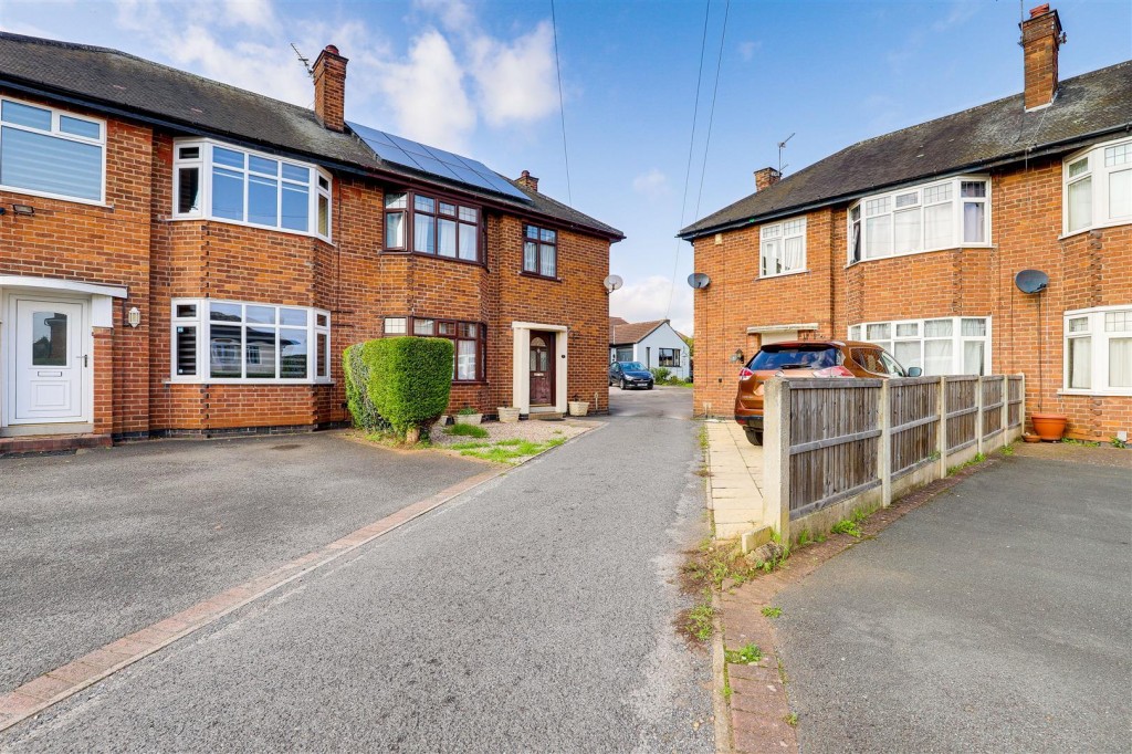 Greendale Gardens, Aspley, Nottinghamshire, NG8 3EE