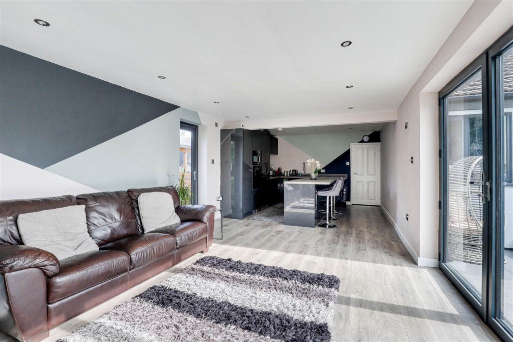 Greendale Gardens, Aspley, Nottinghamshire, NG8 3EE