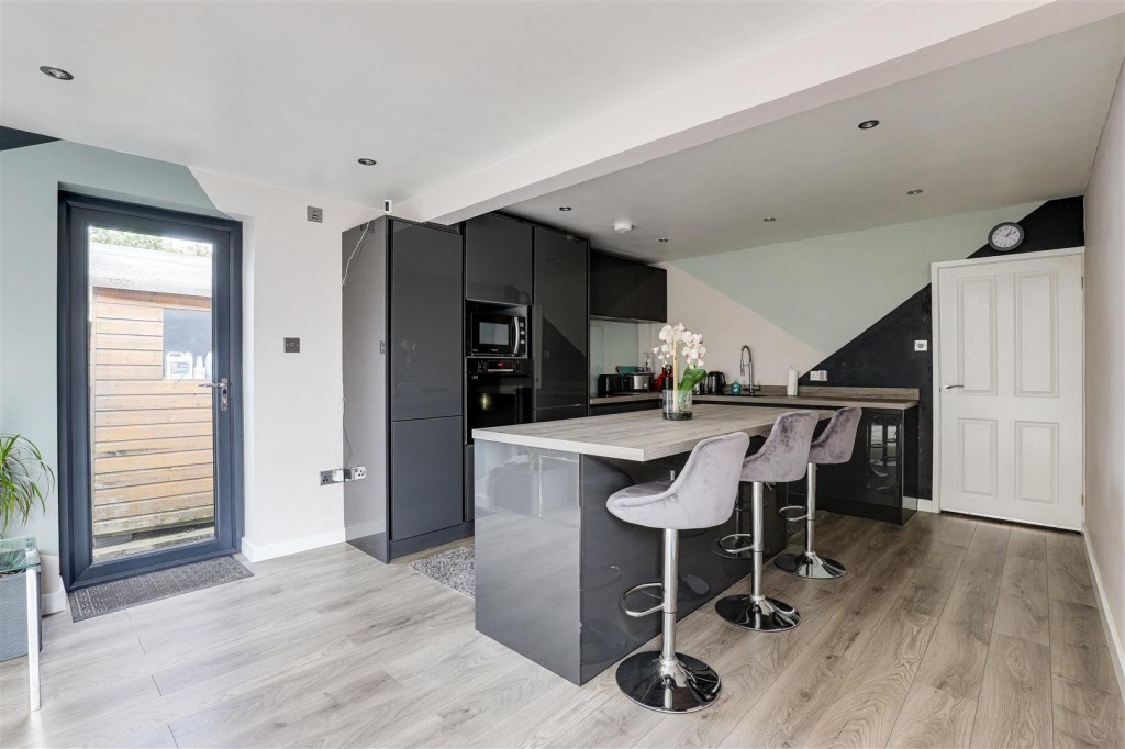 Greendale Gardens, Aspley, Nottinghamshire, NG8 3EE