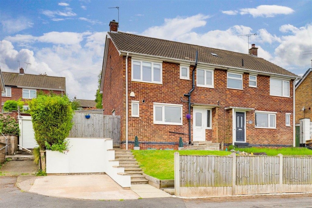 Perlethorpe Close, Gedling, Nottinghamshire, NG4 4GF