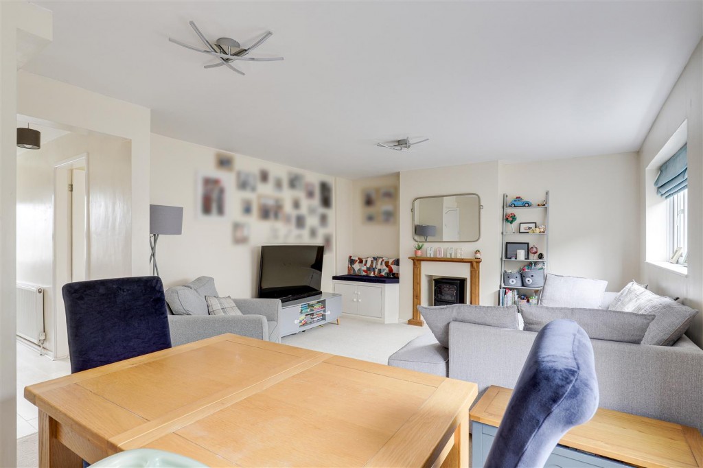 Perlethorpe Close, Gedling, Nottinghamshire, NG4 4GF