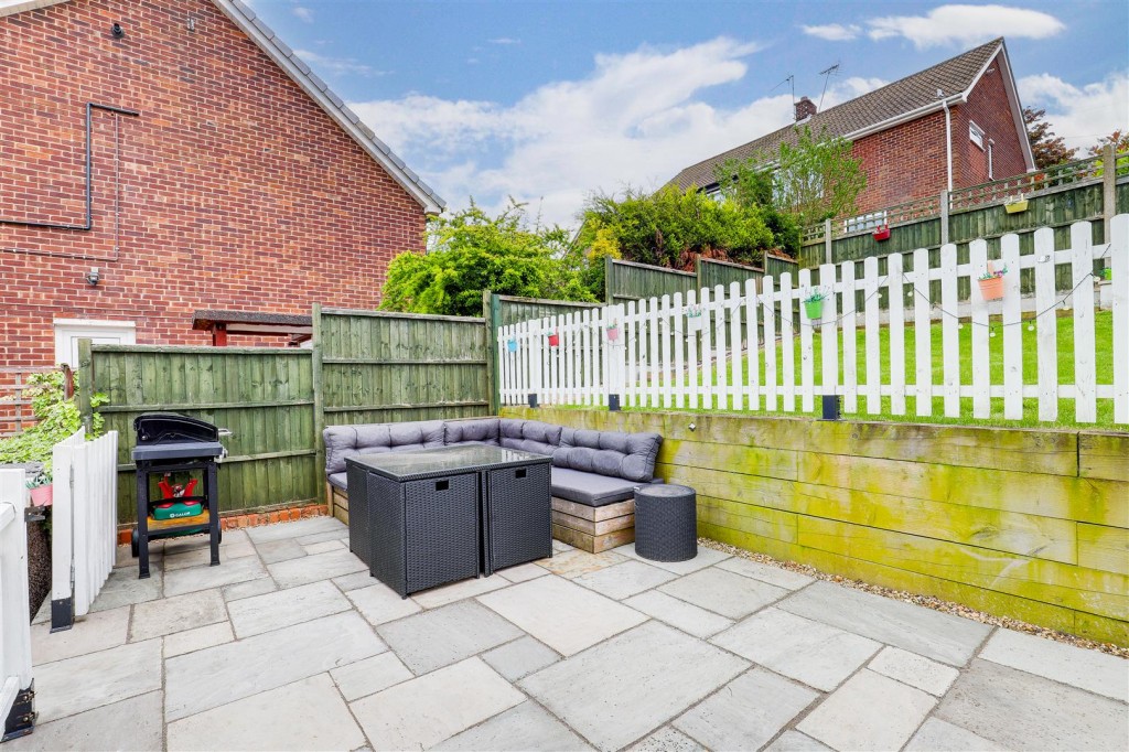 Perlethorpe Close, Gedling, Nottinghamshire, NG4 4GF