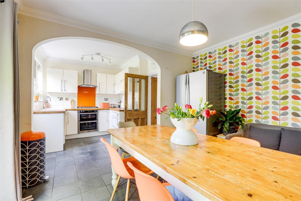 Birch Avenue, Carlton, Nottinghamshire, NG4 1EJ