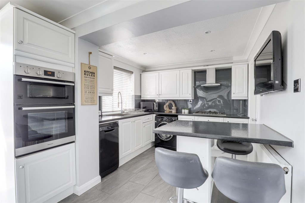 Bardfield Gardens, Rise Park, Nottinghamshire, NG5 5AY