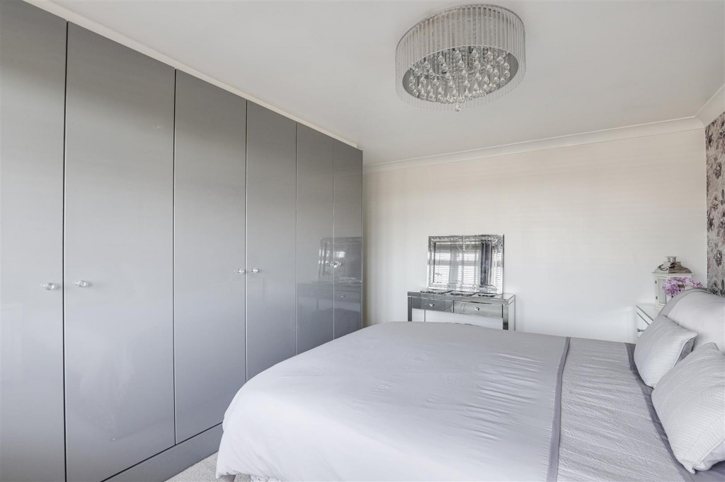 Bardfield Gardens, Rise Park, Nottinghamshire, NG5 5AY