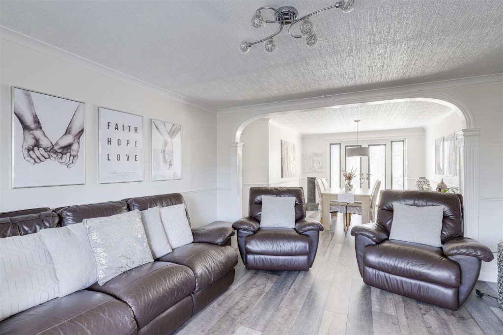 Bardfield Gardens, Rise Park, Nottinghamshire, NG5 5AY