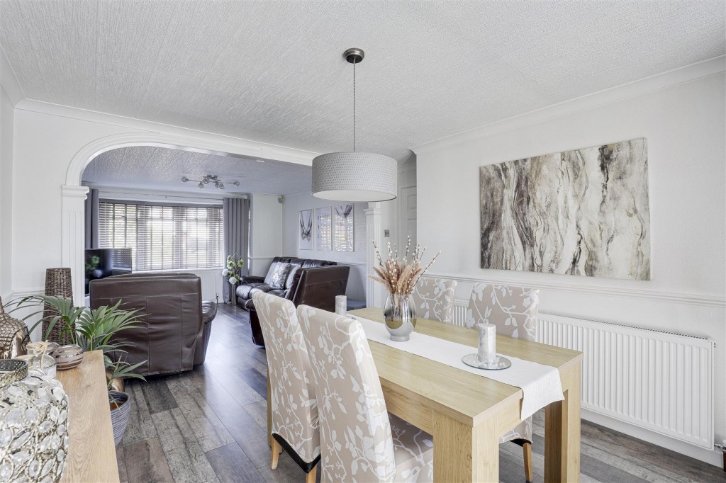 Bardfield Gardens, Rise Park, Nottinghamshire, NG5 5AY