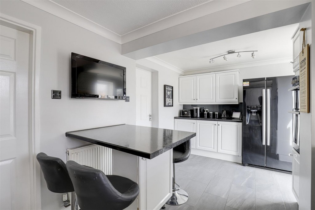 Bardfield Gardens, Rise Park, Nottinghamshire, NG5 5AY
