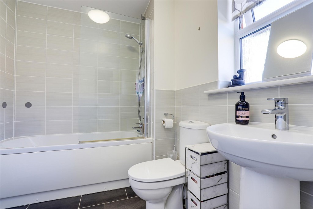 Axmouth Drive, Mapperley, Nottinghamshire, NG3 5SX