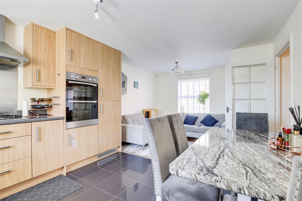 Axmouth Drive, Mapperley, Nottinghamshire, NG3 5SX