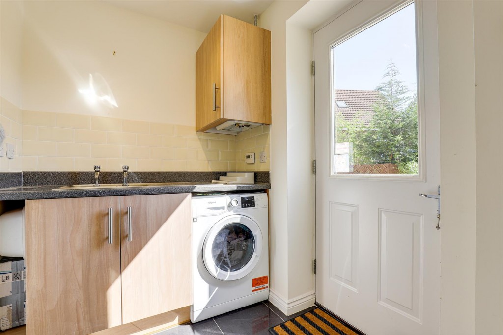 Axmouth Drive, Mapperley, Nottinghamshire, NG3 5SX