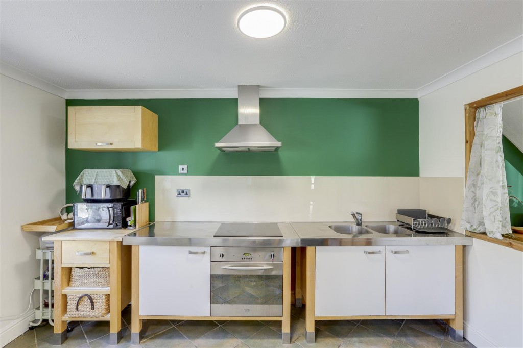 Tudor Close, Long Eaton, Derbyshire, NG10 1NF