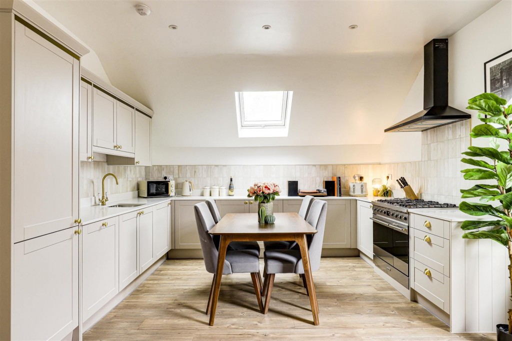 Elm Bank, Mapperley Park, Nottinghamshire, NG3 5AJ