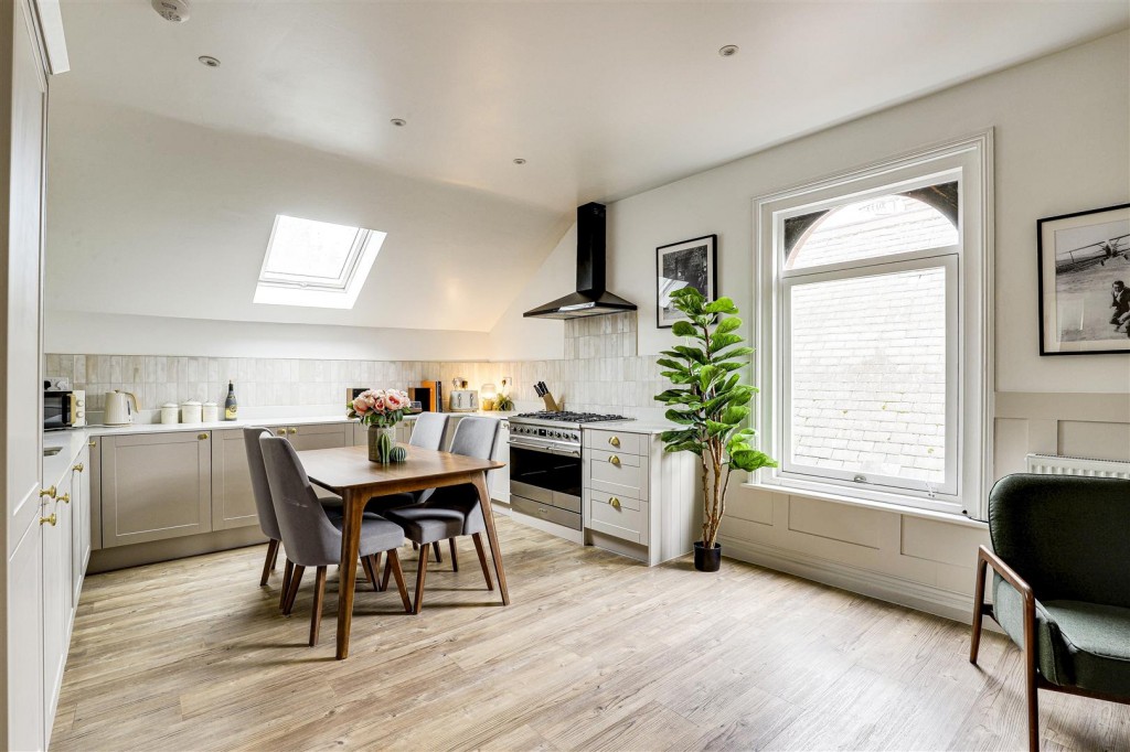 Elm Bank, Mapperley Park, Nottinghamshire, NG3 5AJ