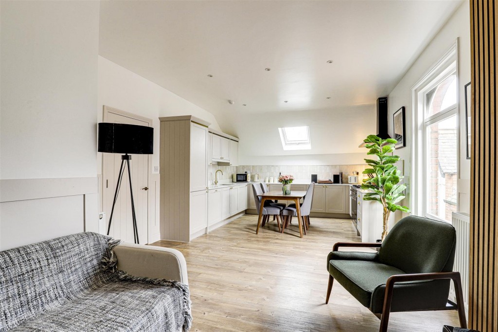 Elm Bank, Mapperley Park, Nottinghamshire, NG3 5AJ
