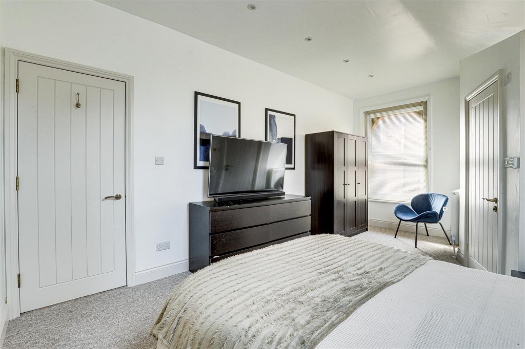 Elm Bank, Mapperley Park, Nottinghamshire, NG3 5AJ
