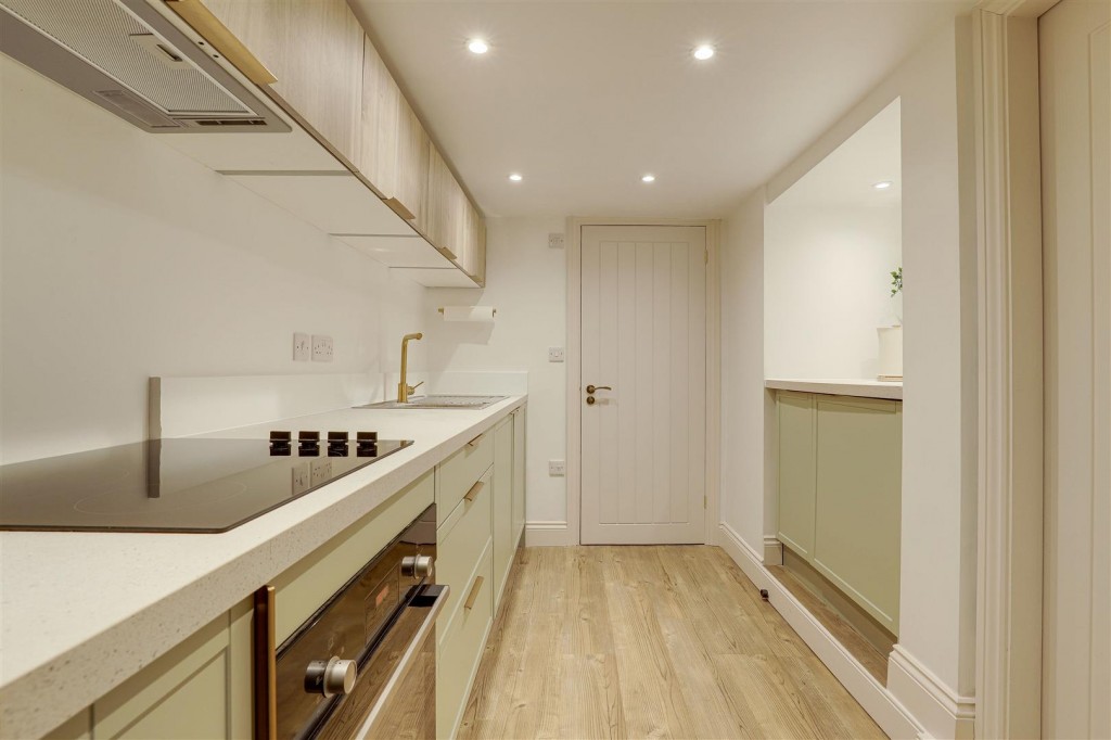 Elm Bank, Mapperley Park, Nottinghamshire, NG3 5AJ