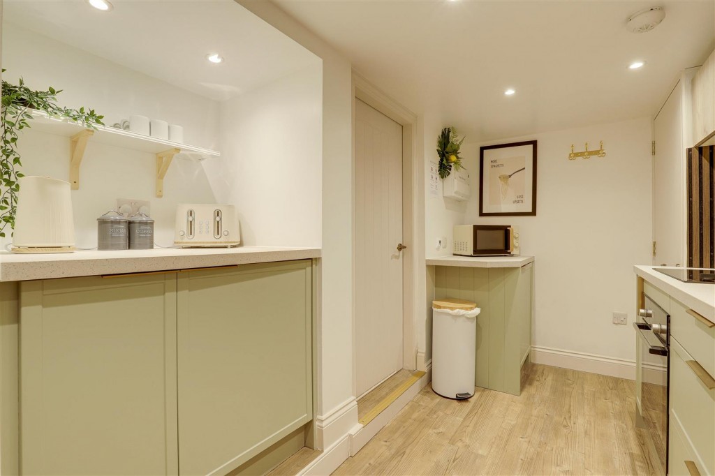Elm Bank, Mapperley Park, Nottinghamshire, NG3 5AJ