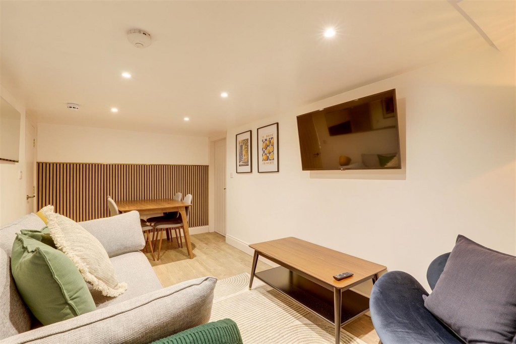 Elm Bank, Mapperley Park, Nottinghamshire, NG3 5AJ