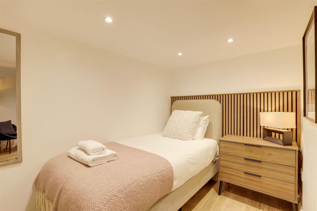 Elm Bank, Mapperley Park, Nottinghamshire, NG3 5AJ