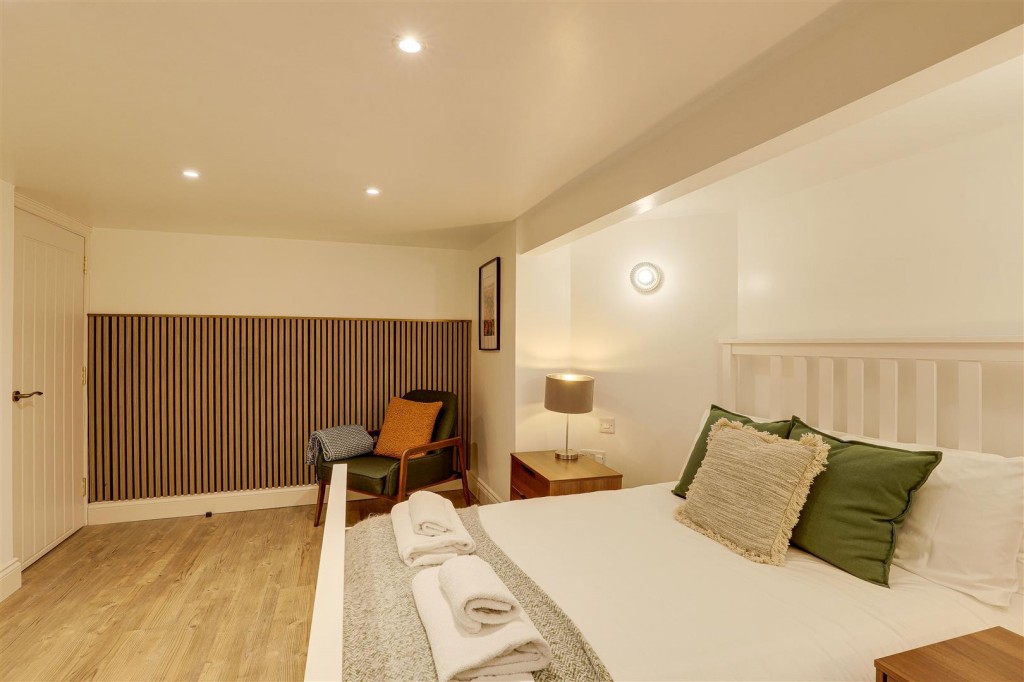 Elm Bank, Mapperley Park, Nottinghamshire, NG3 5AJ