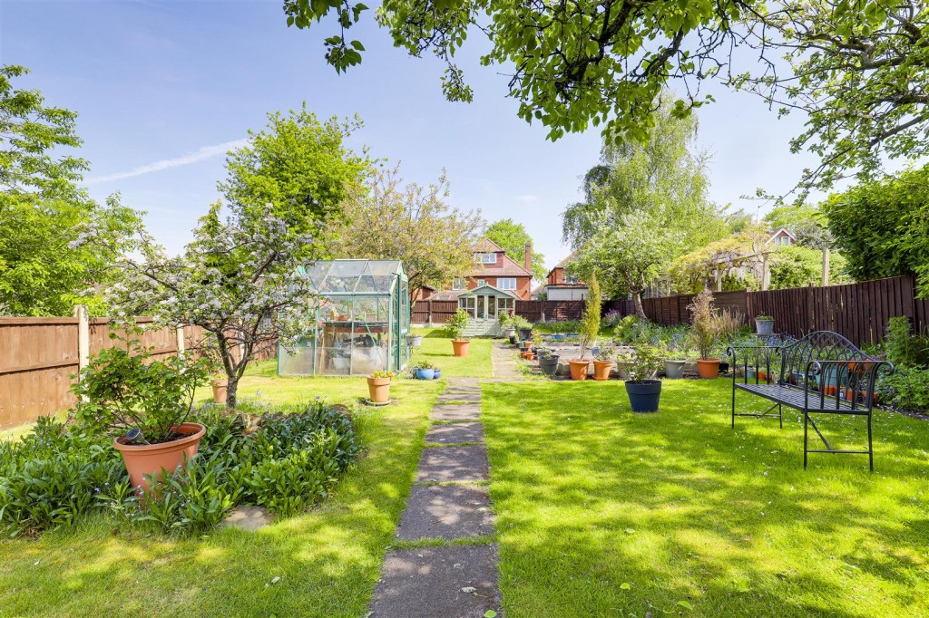 Breckhill Road, Woodthorpe, Nottinghamshire, NG5 4GP