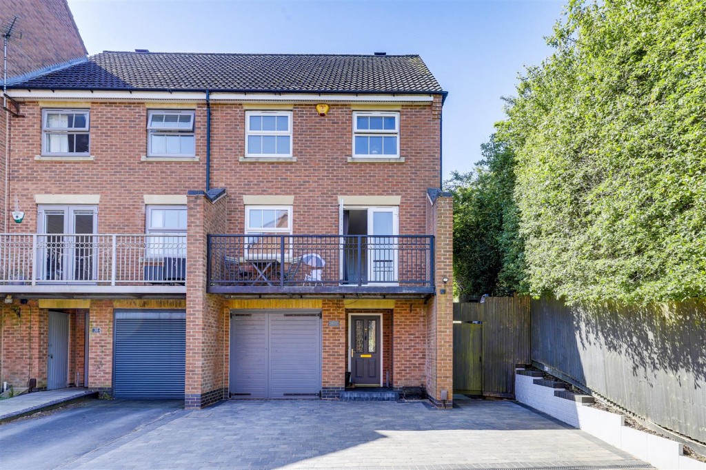 Swifts View, Kirkby-In-Ashfield, Nottinghamshire, NG17 9DX