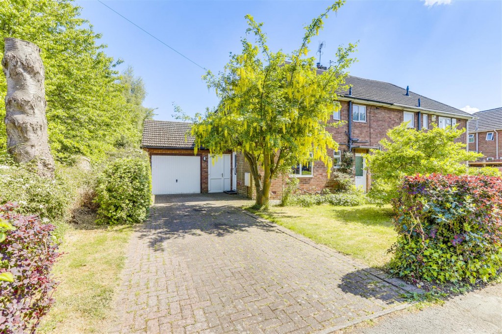 Astral Grove, Hucknall, Nottinghamshire, NG15 6FY