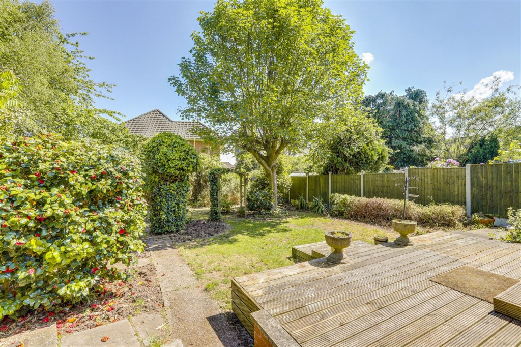 Astral Grove, Hucknall, Nottinghamshire, NG15 6FY