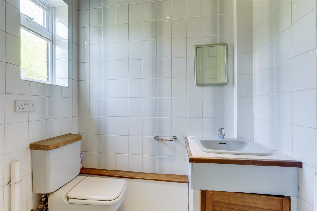 Astral Grove, Hucknall, Nottinghamshire, NG15 6FY