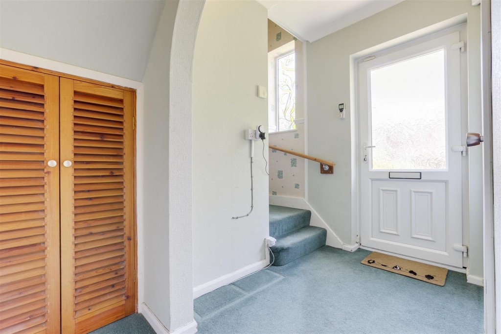 Astral Grove, Hucknall, Nottinghamshire, NG15 6FY