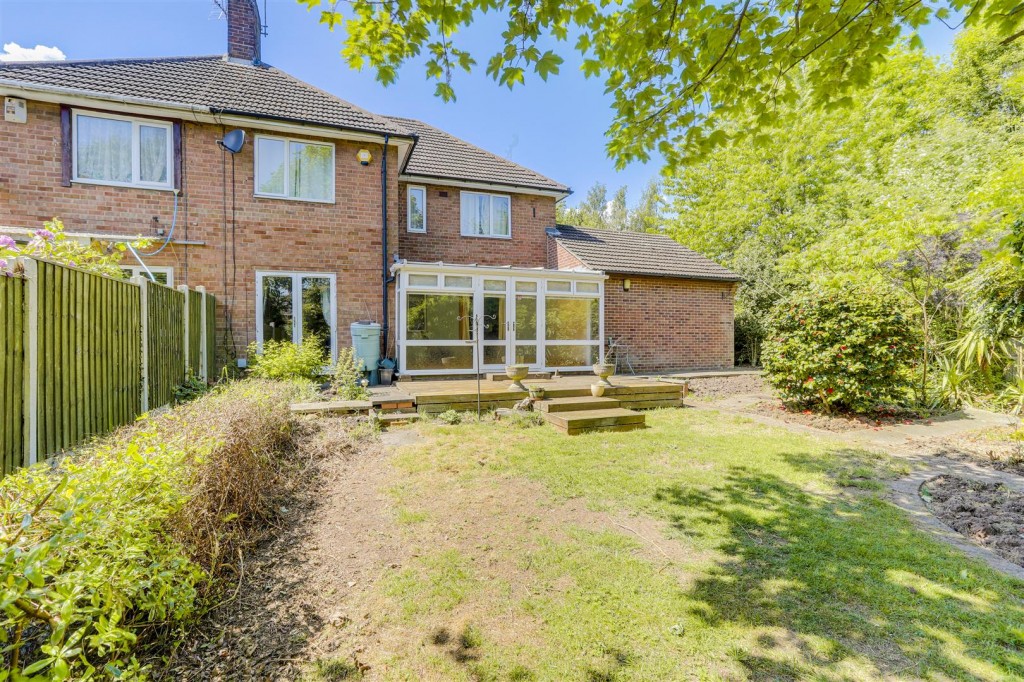 Astral Grove, Hucknall, Nottinghamshire, NG15 6FY