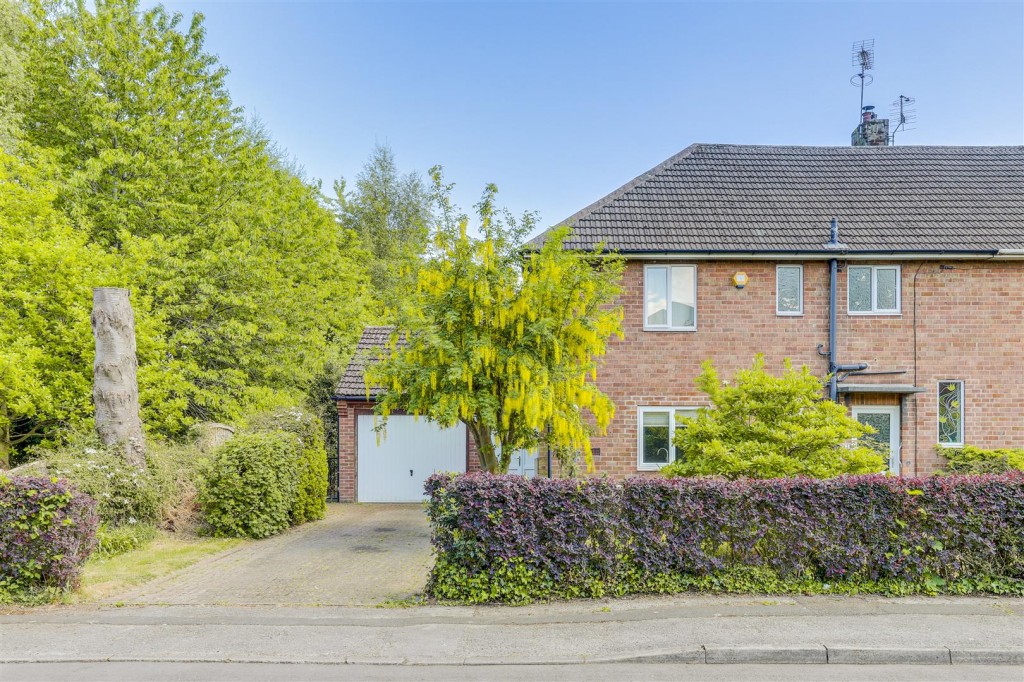 Astral Grove, Hucknall, Nottinghamshire, NG15 6FY