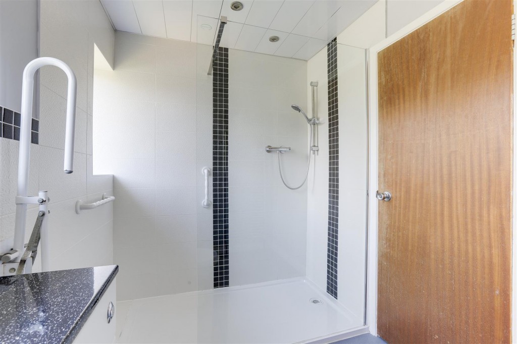 Astral Grove, Hucknall, Nottinghamshire, NG15 6FY