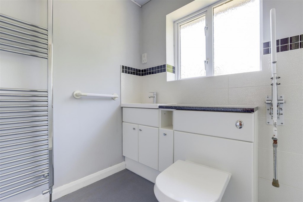 Astral Grove, Hucknall, Nottinghamshire, NG15 6FY