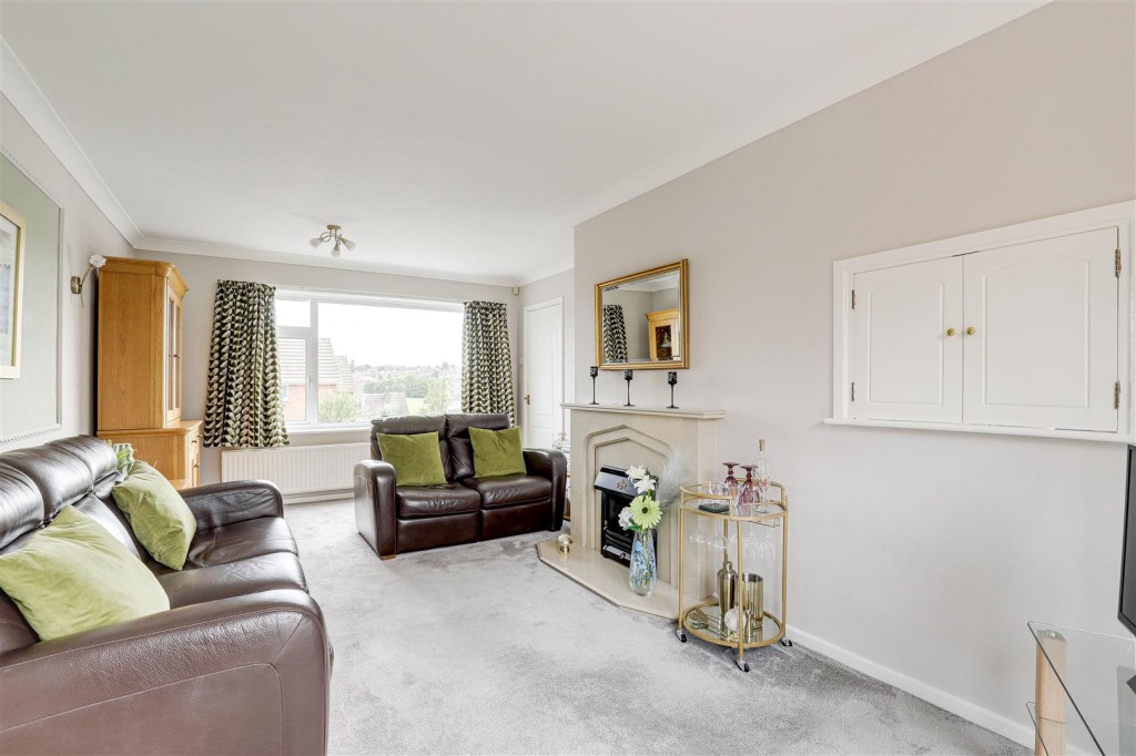 Middle Avenue, Carlton, Nottinghamshire, NG4 1PG