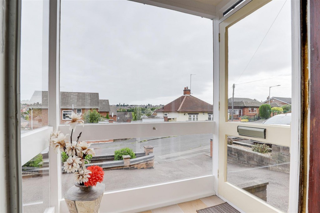 Middle Avenue, Carlton, Nottinghamshire, NG4 1PG