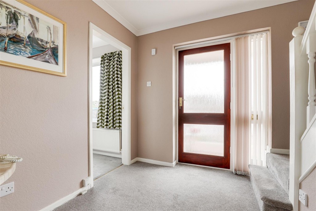 Middle Avenue, Carlton, Nottinghamshire, NG4 1PG