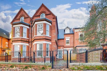 Flat 2, 50, Forest Road West, Nottingham, NG7 4EQ