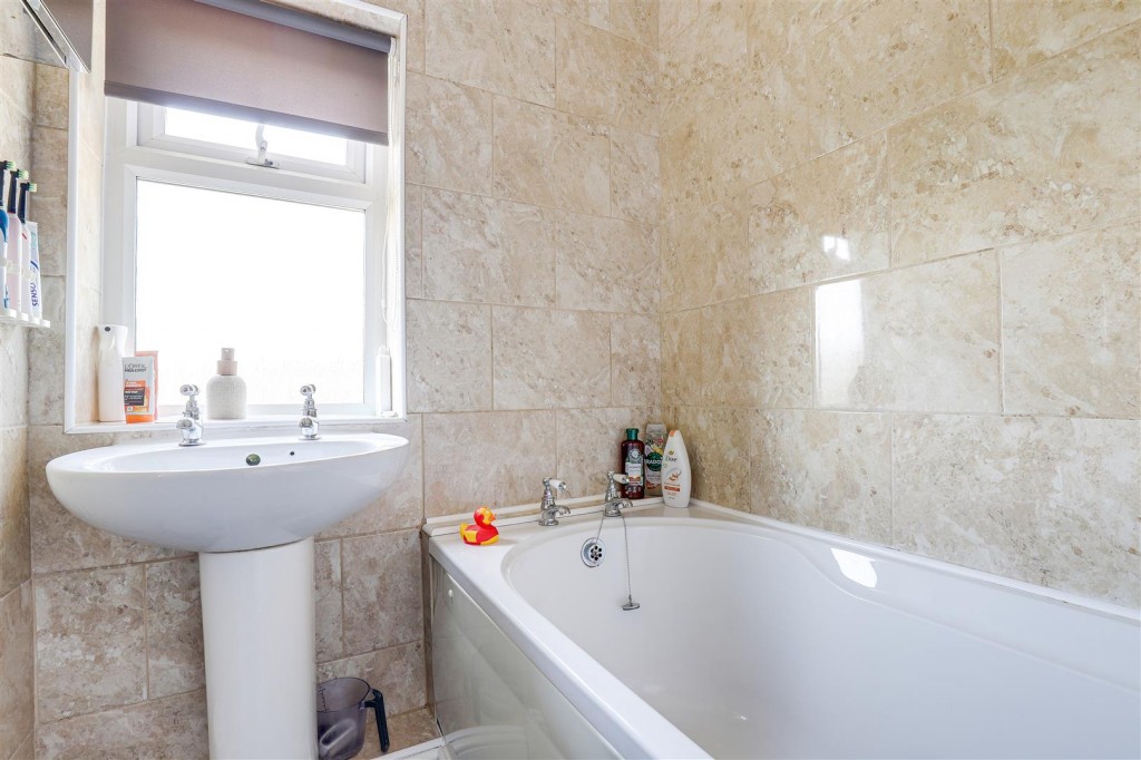 Murby Crescent, Bulwell, Nottinghamshire, NG6 8FZ