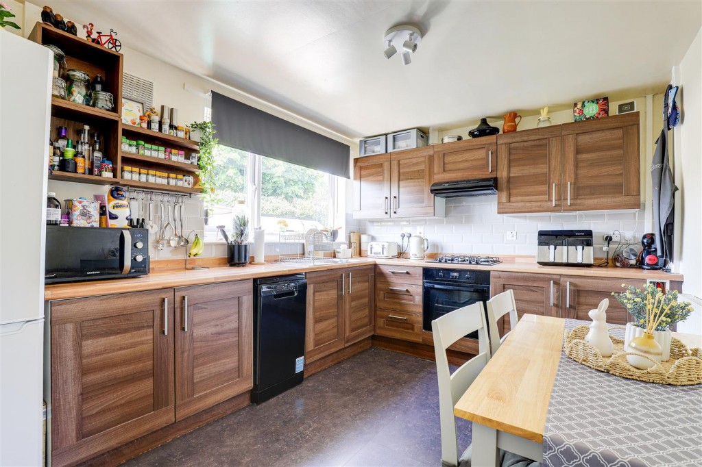 Murby Crescent, Bulwell, Nottinghamshire, NG6 8FZ