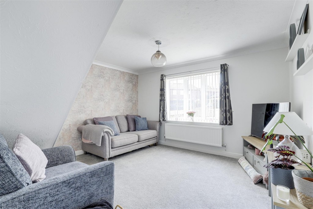 Dylan Thomas Road, Bestwood Park, Nottinghamshire, NG5 5UA