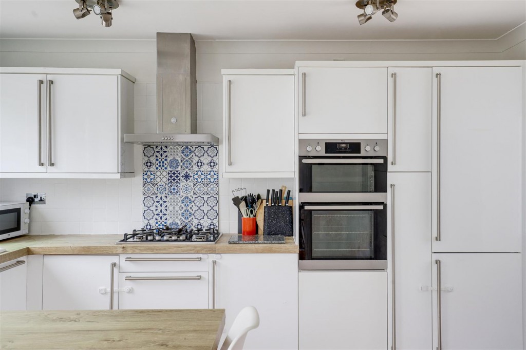Foxhill Road, Carlton, Nottinghamshire, NG4 1PZ