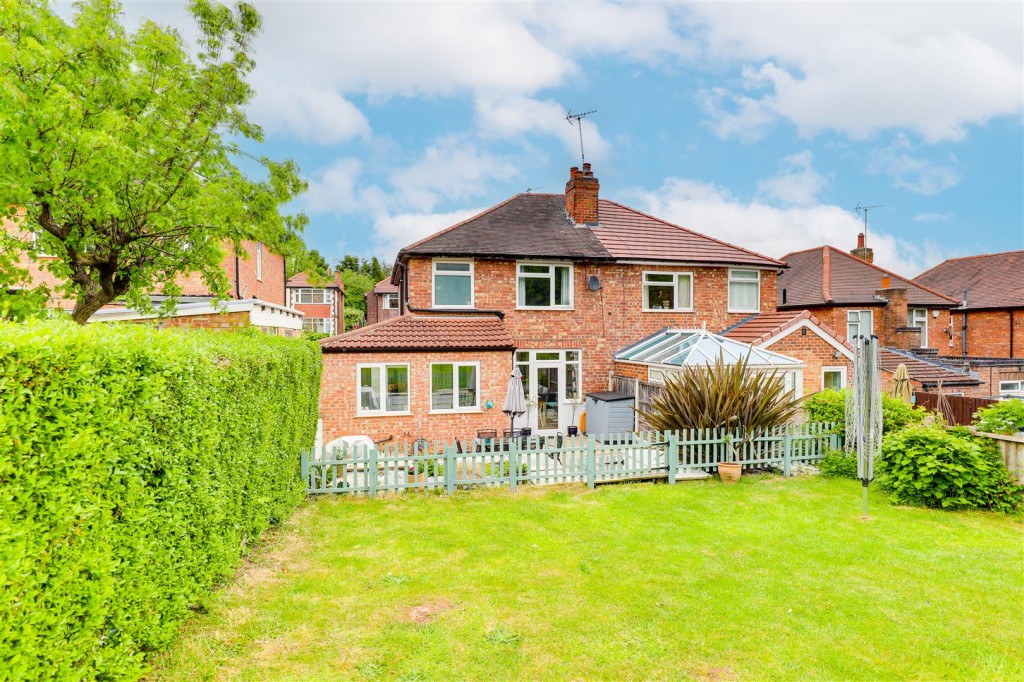 Foxhill Road, Carlton, Nottinghamshire, NG4 1PZ
