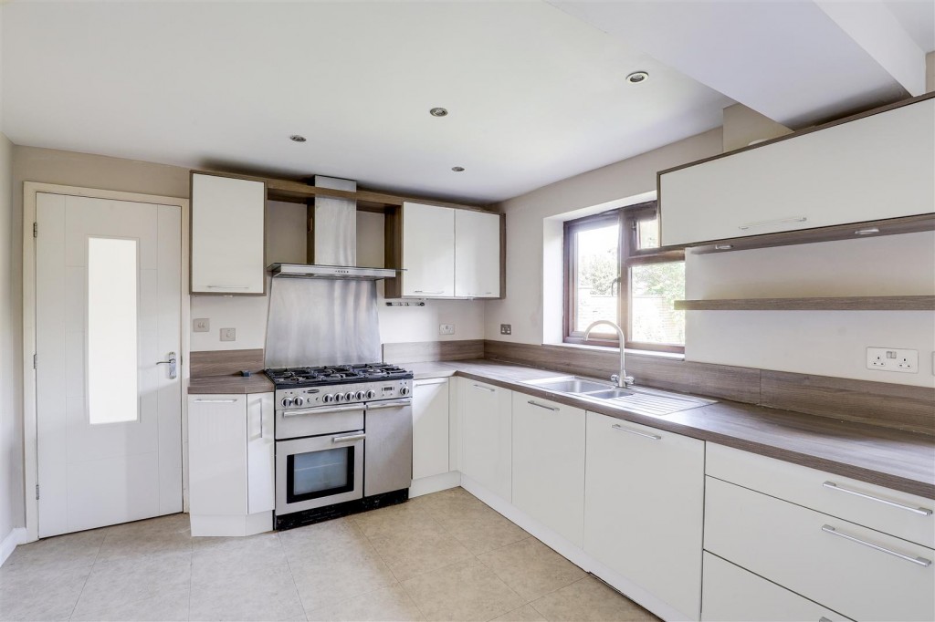 Ingleborough Gardens, Long Eaton, Derbyshire, NG10 4PE