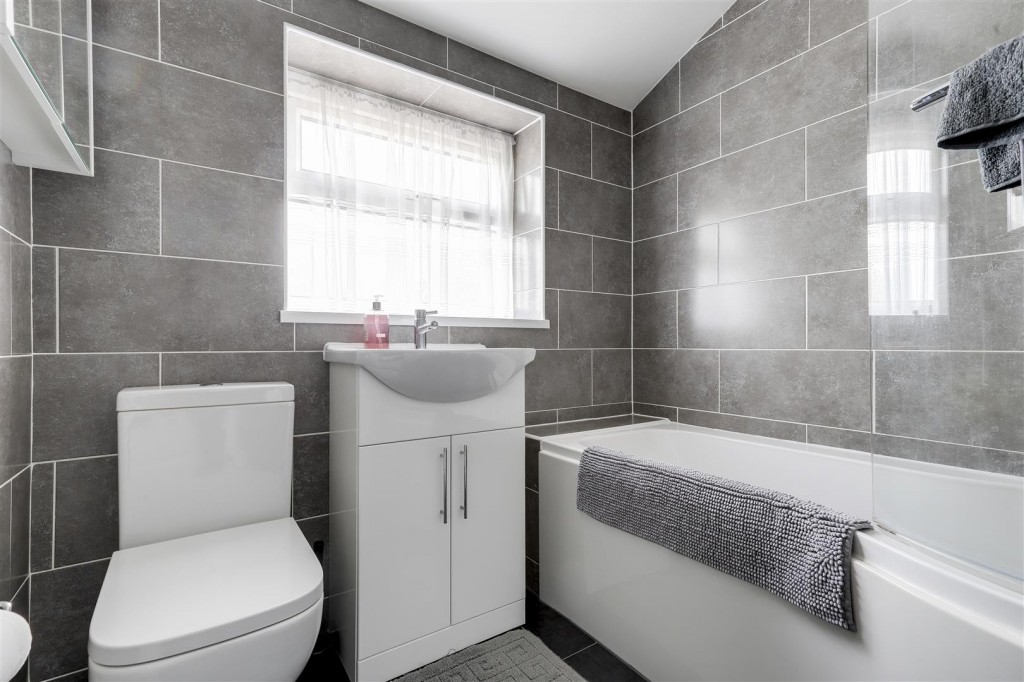 Campbell Drive, Carlton, Nottinghamshire, NG4 1RD
